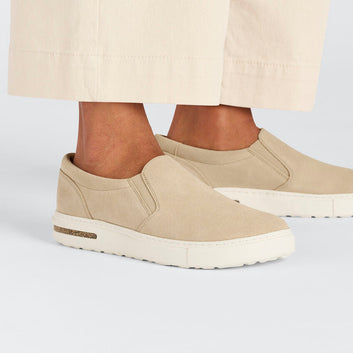 Oswego: Sandcastle Suede
